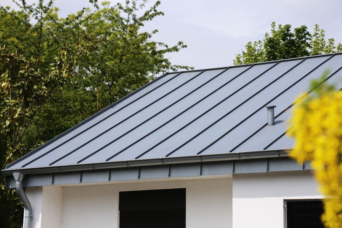 Repair or Replace: Signs You Need Metal Roofing Contractors Ohio